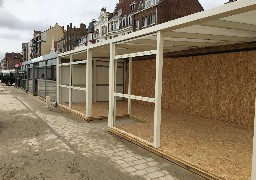 La digue de Malo en travaux, cafetiers et restaurateurs contraints de moderniser leurs façades et terrasses.