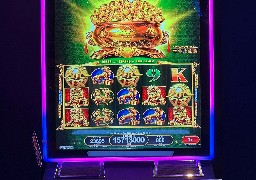 Une cliente du casino de Calais décroche le Jackpot de 157 130€ à la machine à sous