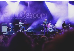 Axel Bauer et Dan Ar Braz au festival Het Lindeboom à Loon-plage.