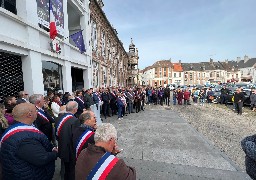 Une centaine de personnes réunies à Hesdin en hommage à Dominique Bernard