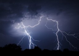 Longfossé : la foudre frappe une maison, deux personnes relogées