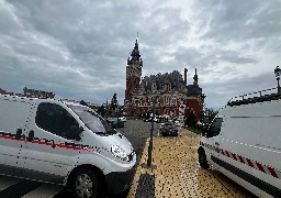 Nouvelle évacuation de l'hôtel de ville de Calais, pour une deuxième alerte à la bombe