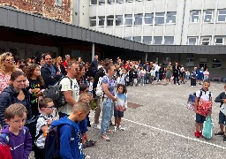 Des milliers d'élèves ont retrouvé les bancs de l'école ce lundi matin 