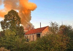 Ruminghem : une maison désaffectée s'embrase totalement.