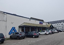 Calais : Aldi évacué suite à un incendie. 