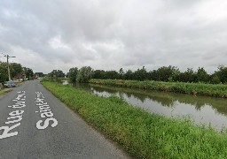 Sainte-Marie-Kerque: une voiture tombe dans le canal, les deux occupants indemnes