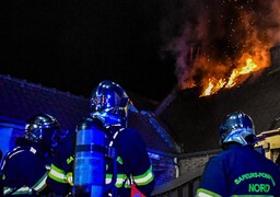 Spycker : important incendie agricole, l’intervention des pompiers a duré une bonne partie de la nuit