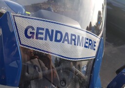 Collision à Bollezeele: une famille blessée, le conducteur de la BMW s’enfuit à pied