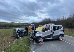 Hucqueliers: une femme et un homme gravement blessés dans un choc frontal entre 2 véhicules