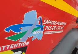 Boulogne: intervention délicate des pompiers pour évacuer un homme blessé dans son appartement