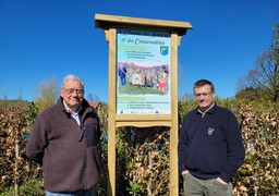 Enquin sur Baillon fait découvrir l'histoire du cresson grâce à des panneaux pédagogiques