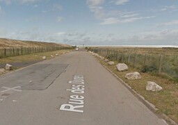Calais : un motard de 23 ans grièvement blessé après un violent accident chemin des Dunes