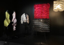 Les escapades Radio6 : à Calais, deux artistes, deux musées, 160 œuvres de haute couture et objets de mode à découvrir !