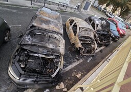 Au moins 4 voitures détruites par les flammes dans la nuit à Boulogne et à Wimille