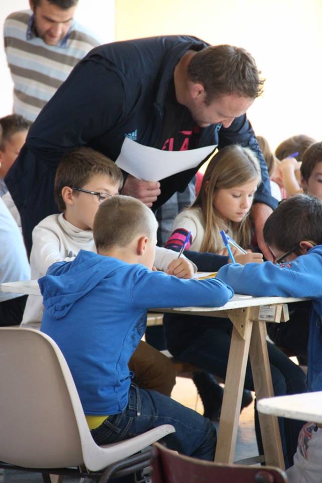 Dictée ELA : Le judoka Etaplois champion du monde a lu la dictée hier aux élèves de l'école Jean Moulin d'Etaples